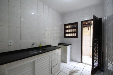 Casa de condomínio para alugar com 57m², 2 quartos e 2 vagasCozinha