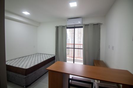 Sala / Quarto - Studio de kitnet/studio para alugar com 1 quarto, 26m² em Jardim das Acacias, São Paulo