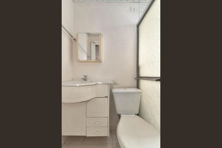 Apartamento para alugar com 133m², 3 quartos e 3 vagas Apartamento para alugar com 133m², 3 quartos e 3 vagasÁrea de Serviço - Banheiro