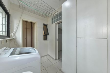 Apartamento para alugar com 133m², 3 quartos e 3 vagas Apartamento para alugar com 133m², 3 quartos e 3 vagasÁrea de Serviço