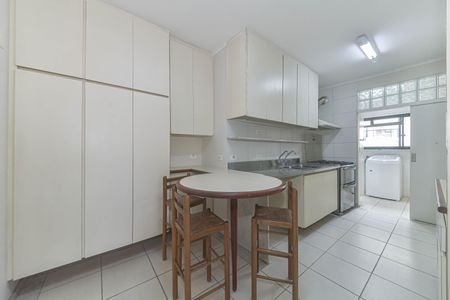 Apartamento para alugar com 133m², 3 quartos e 3 vagas Apartamento para alugar com 133m², 3 quartos e 3 vagasCozinha