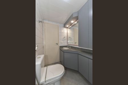 Apartamento para alugar com 133m², 3 quartos e 3 vagas Apartamento para alugar com 133m², 3 quartos e 3 vagasBanheiro da Suíte 2