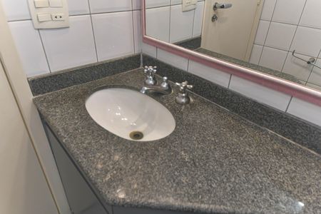 Apartamento para alugar com 133m², 3 quartos e 3 vagas Apartamento para alugar com 133m², 3 quartos e 3 vagasBanheiro da Suíte 2