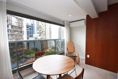 Apartamento para alugar com 68m², 1 quarto e 1 vagasala de jantar