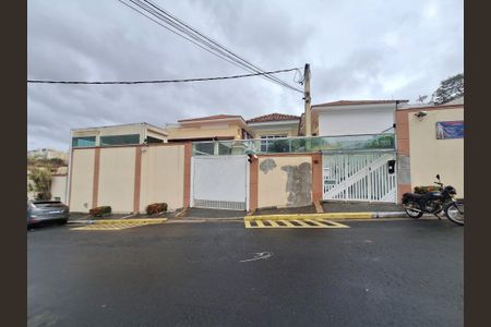 Casa de condomínio à venda com 250m², 3 quartos e 3 vagasFachada