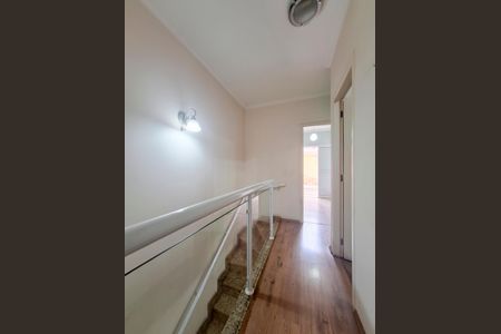 Casa de condomínio à venda com 250m², 3 quartos e 3 vagasHall