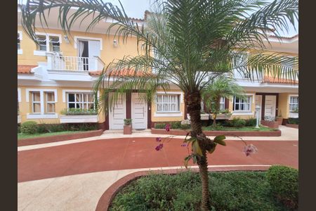 Vista Sala de casa de condomínio à venda com 3 quartos, 250m² em Imirim, São Paulo
