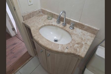 Casa de condomínio à venda com 250m², 3 quartos e 3 vagasBanheiro