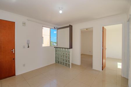 Sala de apartamento para alugar com 2 quartos, 38m² em Mário Quintana, Porto Alegre
