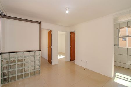 Sala de apartamento para alugar com 2 quartos, 38m² em Mário Quintana, Porto Alegre