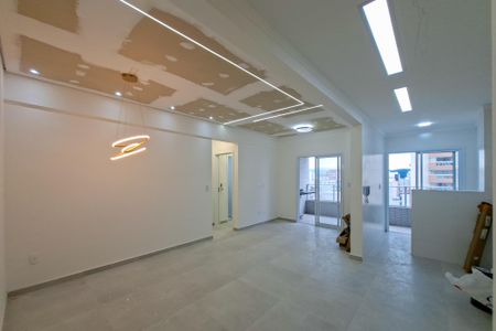 Sala de apartamento para alugar com 2 quartos, 67m² em Guilhermina, Praia Grande