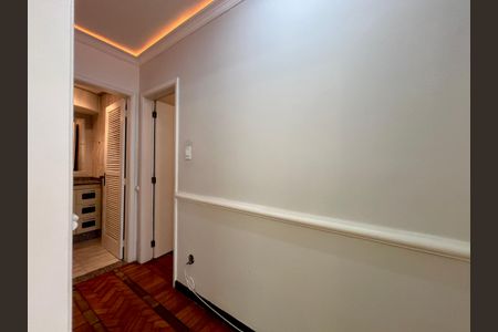 Apartamento à venda com 150m², 3 quartos e 1 vaga Apartamento à venda com 150m², 3 quartos e 1 vagaBanheiro social - corredor de acesso