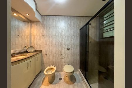 Apartamento à venda com 150m², 3 quartos e 1 vaga Apartamento à venda com 150m², 3 quartos e 1 vagaSuíte - banheiro