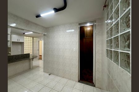 Apartamento à venda com 150m², 3 quartos e 1 vaga Apartamento à venda com 150m², 3 quartos e 1 vagaÁrea de serviço