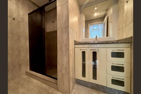 Apartamento à venda com 150m², 3 quartos e 1 vaga Apartamento à venda com 150m², 3 quartos e 1 vagaBanheiro social