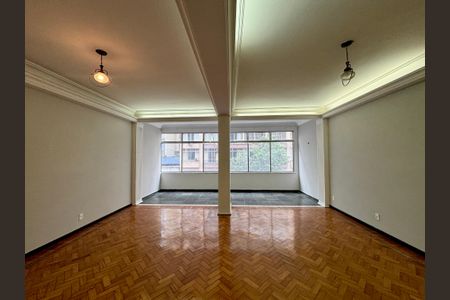 Apartamento à venda com 150m², 3 quartos e 1 vaga Apartamento à venda com 150m², 3 quartos e 1 vagaSala