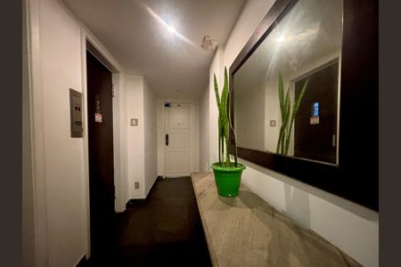 Apartamento à venda com 150m², 3 quartos e 1 vaga Apartamento à venda com 150m², 3 quartos e 1 vagaÁrea de entrada externa - social