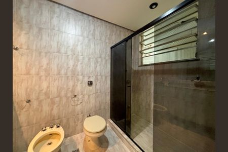 Apartamento à venda com 150m², 3 quartos e 1 vaga Apartamento à venda com 150m², 3 quartos e 1 vagaSuíte - banheiro