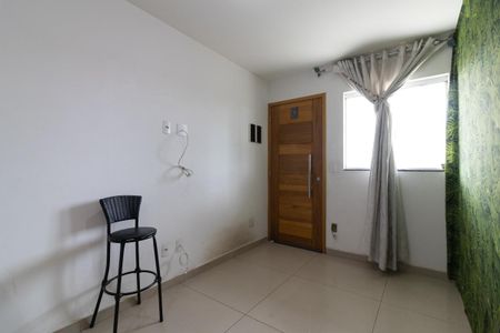 Sala de apartamento para alugar com 2 quartos, 45m² em Itaquera, São Paulo