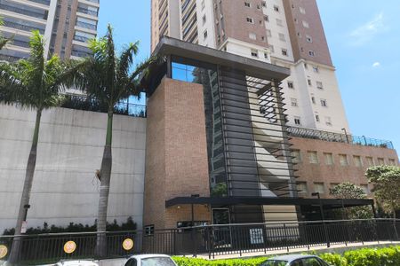 Apartamento para alugar com 154m², 3 quartos e 3 vagas Apartamento para alugar com 154m², 3 quartos e 3 vagasFachada