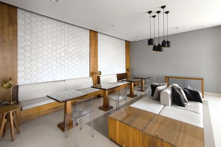 Apartamento para alugar com 154m², 3 quartos e 3 vagas Apartamento para alugar com 154m², 3 quartos e 3 vagasÁrea comum - Salão
