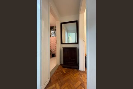 Apartamento para alugar com 80m², 2 quartos e sem vaga Apartamento para alugar com 80m², 2 quartos e sem vagaBanheiro social - corredor de acosse