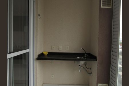 Sala- Varanda de apartamento à venda com 2 quartos, 53m² em Vila Osasco, Osasco