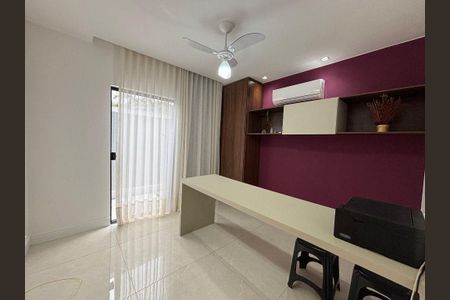 Casa à venda com 3 quartos, 161m² em Piratininga, Niterói