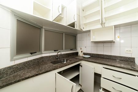 Apartamento para alugar com 89m², 2 quartos e 2 vagasCozinha