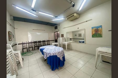 Casa à venda com 8 quartos, 328m² em São Domingos, Niterói