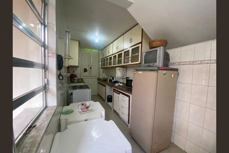 Casa à venda com 8 quartos, 328m² em São Domingos, Niterói