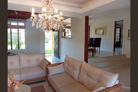 Casa à venda com 4 quartos, 166m² em Itaipu, Niterói