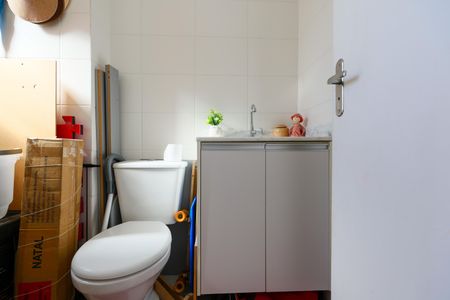 Apartamento à venda com 59m², 2 quartos e 1 vaga Apartamento à venda com 59m², 2 quartos e 1 vagaBanheiro da Suíte 2