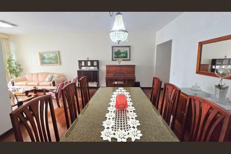 Apartamento à venda com 4 quartos, 155m² em Icaraí, Niterói