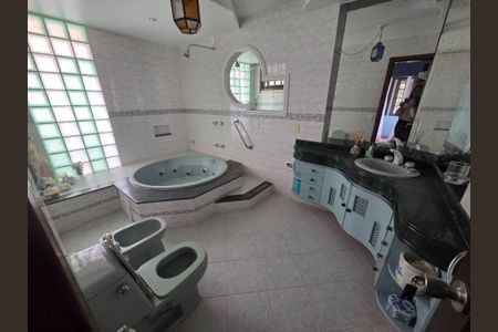 Casa à venda com 3 quartos, 350m² em Sapê, Niterói