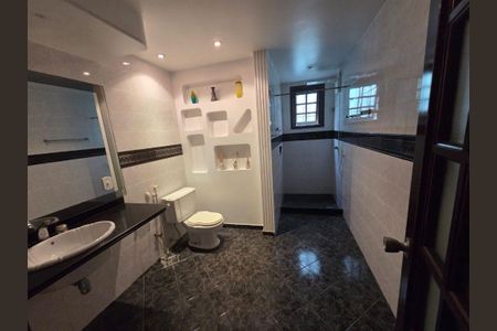 Casa à venda com 3 quartos, 350m² em Sapê, Niterói