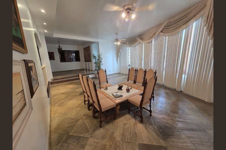 Casa à venda com 3 quartos, 350m² em Sapê, Niterói