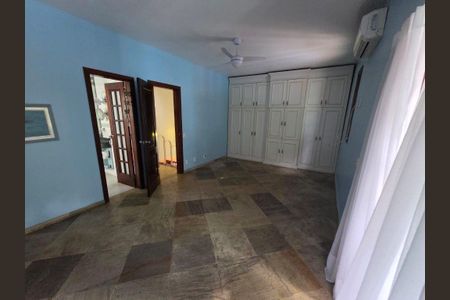 Casa à venda com 3 quartos, 350m² em Sapê, Niterói