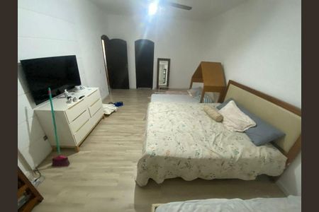 Casa à venda com 4 quartos, 350m² em Jardim Imbuí, Niterói