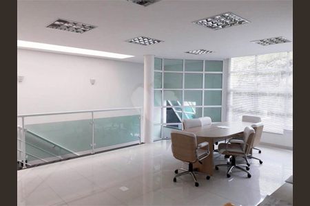 Casa à venda com 3 quartos, 215m² em Bosque da Saúde, São Paulo