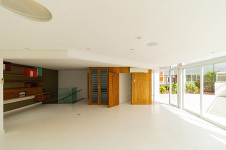 Apartamento à venda com 362m², 4 quartos e 5 vagas