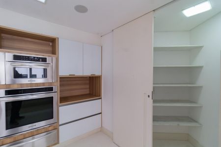Apartamento à venda com 362m², 4 quartos e 5 vagas