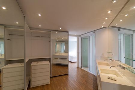 Apartamento à venda com 362m², 4 quartos e 5 vagas