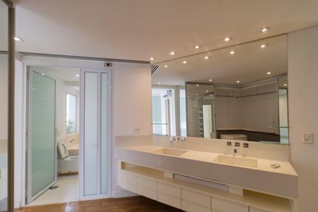 Apartamento à venda com 362m², 4 quartos e 5 vagas