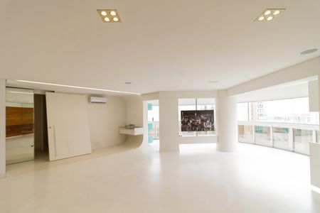 Apartamento à venda com 362m², 4 quartos e 5 vagas