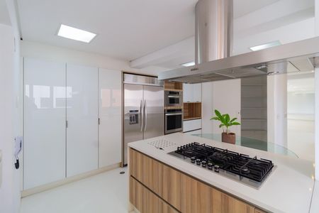 Apartamento à venda com 362m², 4 quartos e 5 vagas