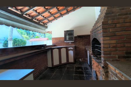 Casa de condomínio à venda com 527m², 4 quartos e 5 vagas Casa de condomínio à venda com 527m², 4 quartos e 5 vagasÁrea Gourmet