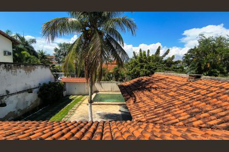 Casa de condomínio à venda com 527m², 4 quartos e 5 vagas Casa de condomínio à venda com 527m², 4 quartos e 5 vagasVista do Quarto 2