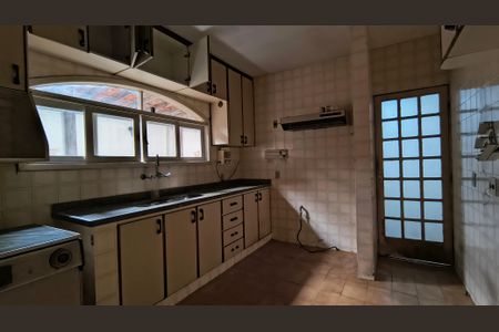 Casa de condomínio à venda com 527m², 4 quartos e 5 vagas Casa de condomínio à venda com 527m², 4 quartos e 5 vagasCozinha