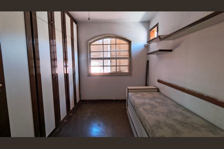 Casa de condomínio à venda com 527m², 4 quartos e 5 vagas Casa de condomínio à venda com 527m², 4 quartos e 5 vagasQuarto 3